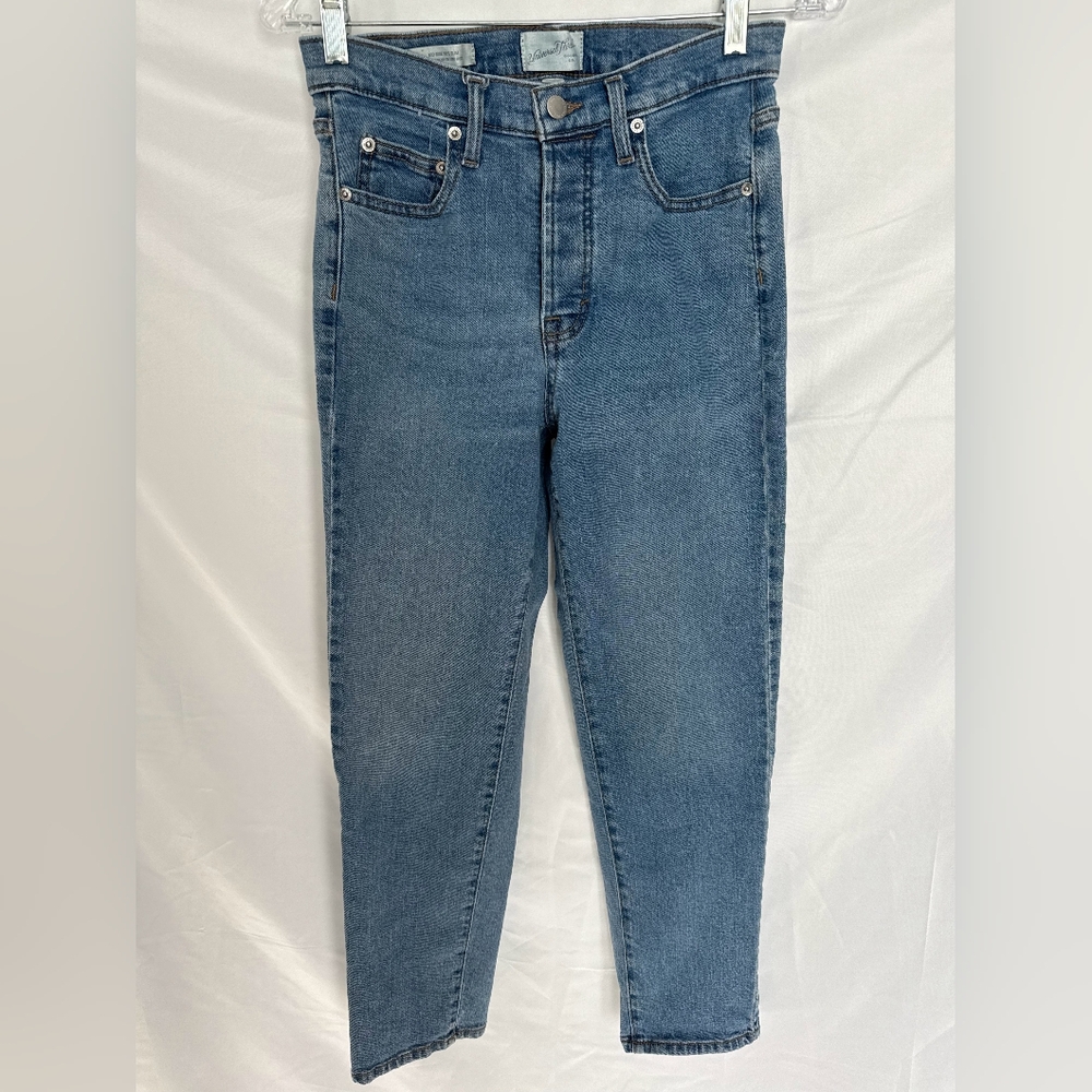 Universal Thread Button Fly Mid Rise 80s Slim